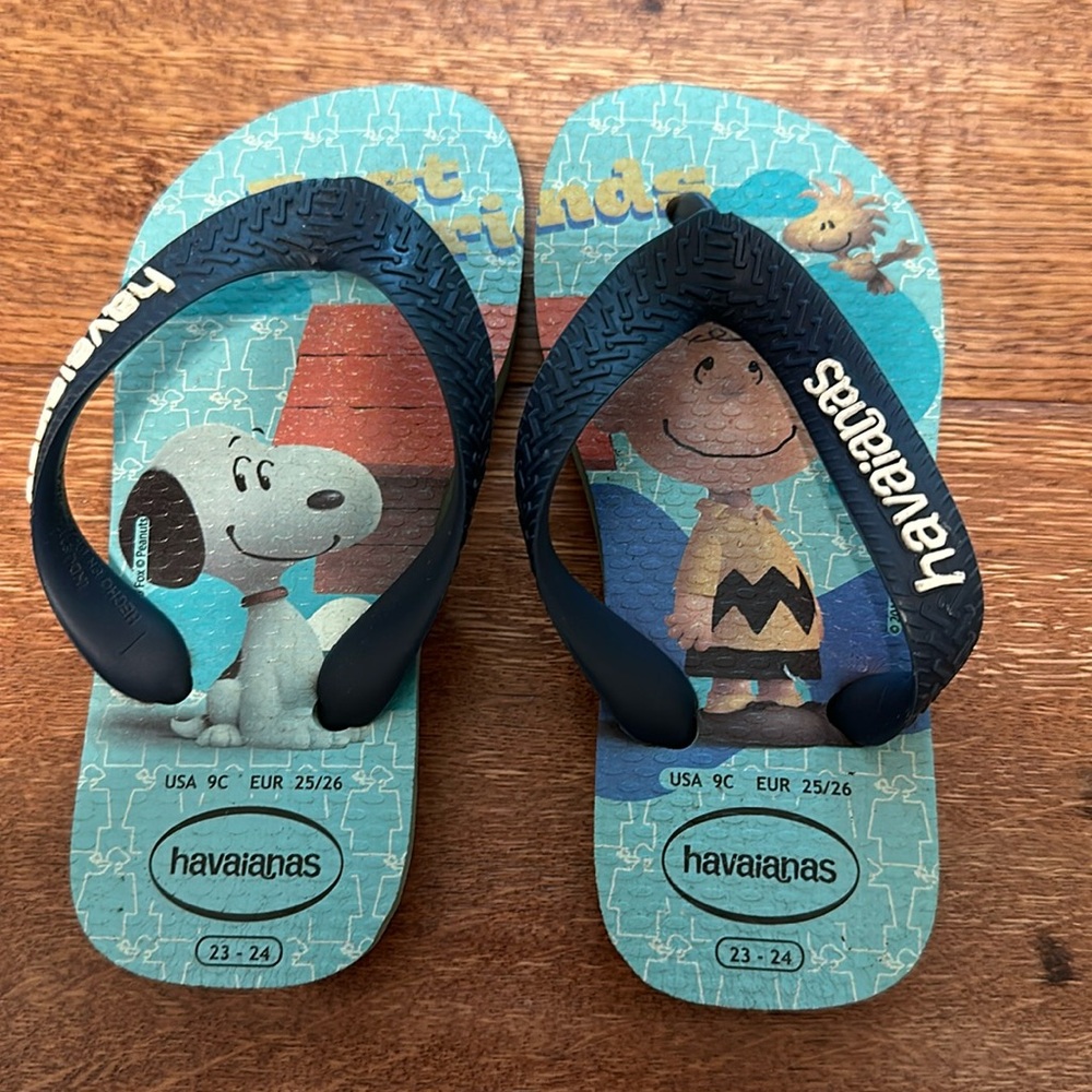Kids Havaianas Peanuts flip flops sz 9